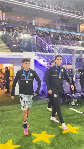 49K views · 1.4K reactions | Le Park honore ses champions. ⚪️ #ANDNIN #CrokyCup | RSC Anderlecht | Facebook