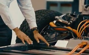 Built on a skateboard chassis, the Endurance will have motors in each of its four wheel hubs - a simplistic yet intricate design that will reduce burdensome costs, provide functional style for today's job sites and act as an extension of the worker - smarter, safer and more productive. #RideWithLordstown #Workforit | Lordstown Motors