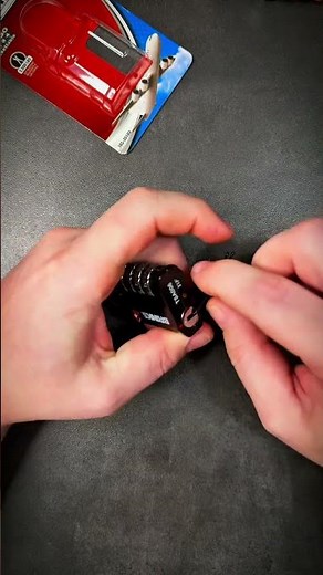 How to open TSA Brinks combo lock with bobby pins #travel #security #airport #hotel #lockpicking