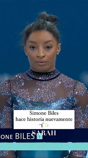 Revista Sarah on Instagram: "Simone Biles hace historia nuevamente 🤸🏿‍♀️✨ La gimnasta norteamericana de 27 años se convierte en la primera mujer en ejecutar un Yurchenko doble carpado en los Juegos Olímpicos 👏🏻🔥 Recordemos que Biles es actualmente la gimnasta más premiada de todos los tiempos (en categoría femenina y masculina) con medallas entre JO y Campeonatos Mundiales. #SARAH www.revistasarah.cl #revistasarah #simonebiles #juegosolimpicos #olympics"