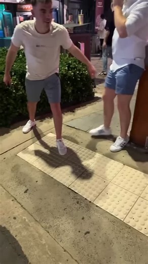 Its Called Straya 🇦🇺 on Instagram: "The things you see on a night out 😂"