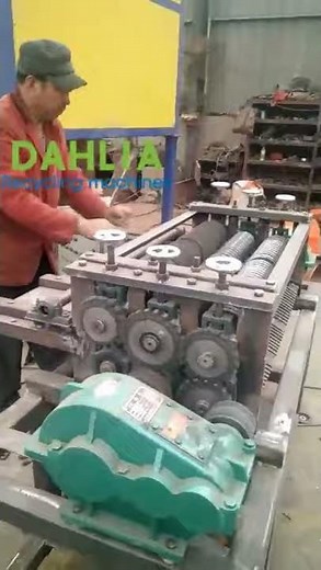 Testing video of aluminium copper car radiator radiator stripping machine