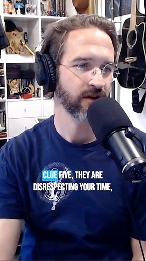 Does your band have poorly run practice sessions, or people who are always late or just don’t show up at all? Could be one of the 10 clues… Pipe band can be a source of joy, fun, and fulfilment. But the person in charge matters… and it can be really demotivating when weaknesses in their leadership start to affect your enjoyment of this hobby we all know and love… This week, we’re revisiting an article Andrew wrote in 2020 called, you guessed it, “10 Clues Your Pipe Major Sucks”. Despite the clic