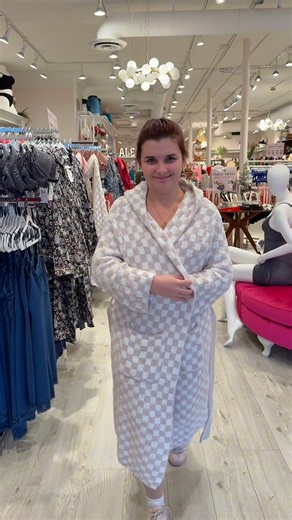 Forever Yours Lingerie | Shelby said “flash sale” and took it VERY literally 😂 But she’s right! 🚨🚨ALL regular-priced bras are on sale: Buy 1 → 10% off Buy 2 →... | Instagram