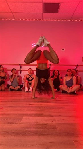 Certified Baddie Dance Studio | San Diego, CA on Instagram: "The baddies said…ENERGY! Catch @thatsatylermove teaching TWERK Choreo on Fridays at 5pm!🍑 Baddie/Choreo: @thatsatylermove #twerk #twerkclass #twerkdance"