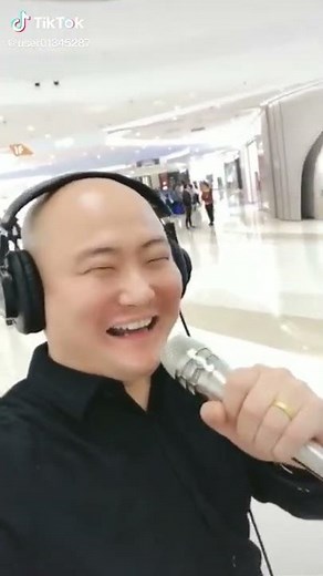 The china laughing man is back ✔️