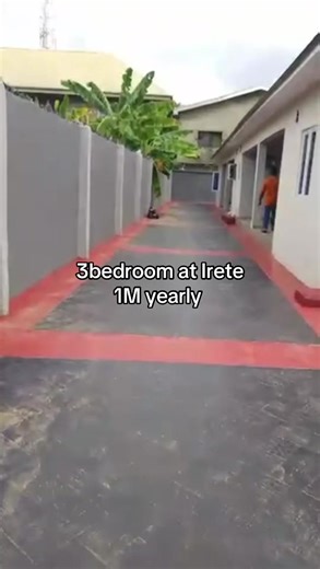 3 bedroom flat yearly rent 1m total package to landlord 1.5m Close to the road 🤝 Location irete market #precioushomes #duplexforrent #owerricity #realtorsinowerrri #propertyagent