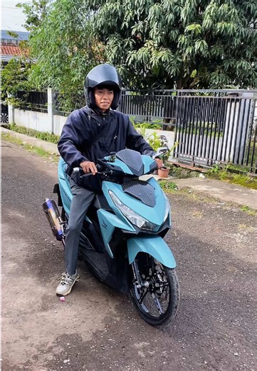 Pinjem motornya ya😁 #kingmail #ayalieuran