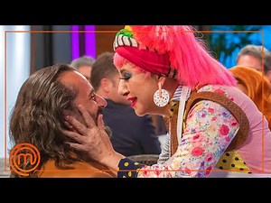 The contestants' friends try their dishes! | MasterChef Celebrity 5