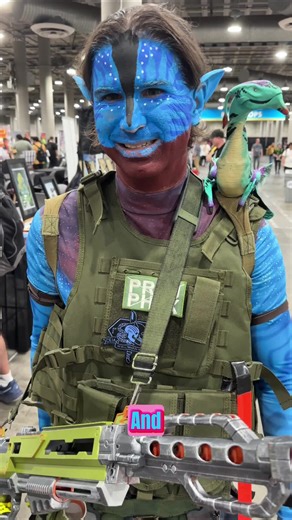 Avatar Cosplayer's Passion Unveiled at Comic Con