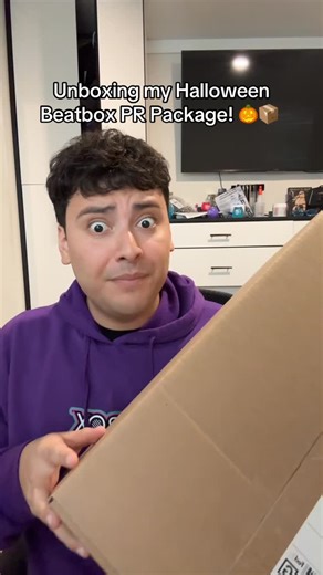 Victor Lopez on Instagram: "I LOVE THIS HALLOWEE PR PACKAGE! 📦 TY @beatboxbeverages ! ❤️ the Beatbox costume ATEEE! #beatboxbeverages #beatboxfam #prpackage"