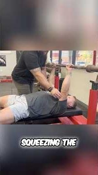 Don’t make these bench press mistakes! #benchpress #benchpresstips #strengthtraining