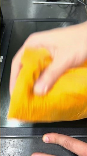 How to clean your laptop screen