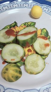 3.6K views · 27 reactions | Pepino con limón y salsa #verduras #comida #limon #salsa | La Plebi | Facebook