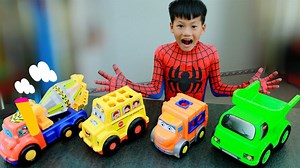 Superman Kudo unboxing and assembling toys and cars - By Awesome For Kids | Awesome For Kids