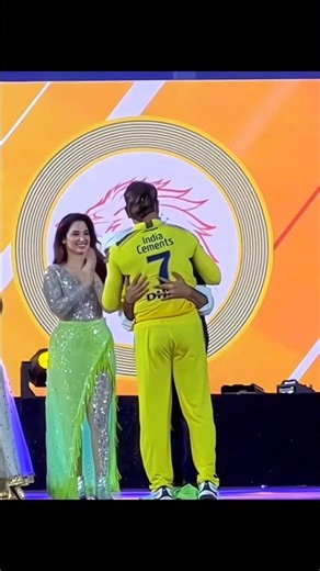 Arijit Singh Touched MS Dhoni’s Feet 🙏 | Pure Respect Moment ❤️