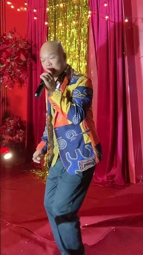 Guang Ge was invited to attend the wedding to offer his best wishes to everyone. The scene was very