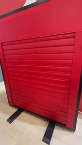 🎥 Descubre el increíble funcionamiento de la persiana Bioclim 45 🌟 Desde su posición intermedia que permite la entrada de luz y ventilación hasta su efectiva protección contra insectos gracias a sus lamas microperforadas, Bioclim 45 es la opción perfecta para tu hogar. 🏡 #espaciossaludables #ventilacion #proteccionsolar | PERSAX