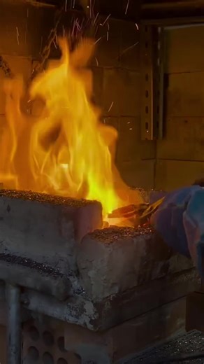 Craft a knife yourself from scrap metal. #knife #camping #technology #survival #amazing