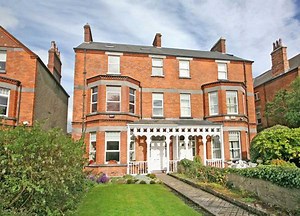 Former Home Of Hollywood Legend Richard Harris Is For Sale