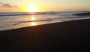 48K views · 3.6K reactions | Un petit moment sur la plage de l'Étang Salé, là ce soir | Ile de la Réunion | Facebook