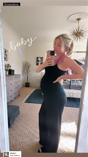 From @Alexa Bliss Instagram Story of her baby bump 🥺