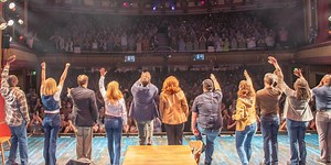 Come From Away is #BackOnStage | Official London Theatre