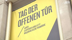 #VideoDerWoche Wir feiern morgen das Spielzeit-Eröffnungsfest im #Opernhaus. Euch erwartet ein spannendes Programm der Oper, der Die Musikalische Komödie Leipzig (Oper Leipzig), des Leipziger Balletts und der Theater- und Kostümwerkstätten. Mehr Infos im Video :) | Oper Leipzig