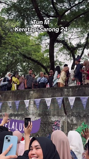 Keretapi Sarong 24: Sambutan Bangga Malaysia