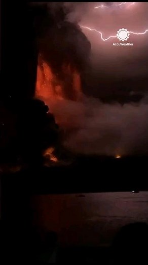 Volcanic Lightning Flashes Rapidly During Indonesia's Ruang Volcano Eruption