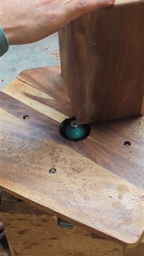 Cutting Wooden Box Corners with a Router #shorts