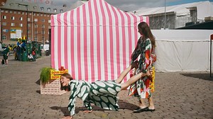 Exuding genuine joie de vivre, the second collection of our anniversary year takes a playful approach to the art of printmaking with an abundance of summery treats. Spring/summer 2021 is all about bold self-expression and empowering ease – this time in the season’s delectable print designs: the new Mehu (juice) by Antti Kalevi, the classic 1966 Linssi (lens) by Kaarina Kellomäki and the evergreen 1969 Päärynä (pear) by Maija Isola. Explore the delicious new collection at marimekko.com and in-sto