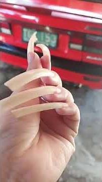 Airenepreiy showing her very long natural nails (video 20)