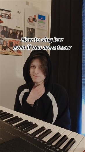 Singing low as a tenor #howtosing #singing #singingtips #tenor #canto