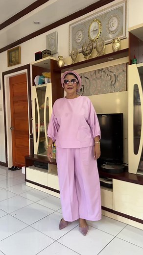 Better late then never. Trying this dance trend for fun. 😉✨❤️ #followers #fyp #foryoupage #wecanbeoldbutdontbeboring #seniorcitizenlife #seniortiktoker #tiktokviral #keepspreadinglove #superbasschallenge