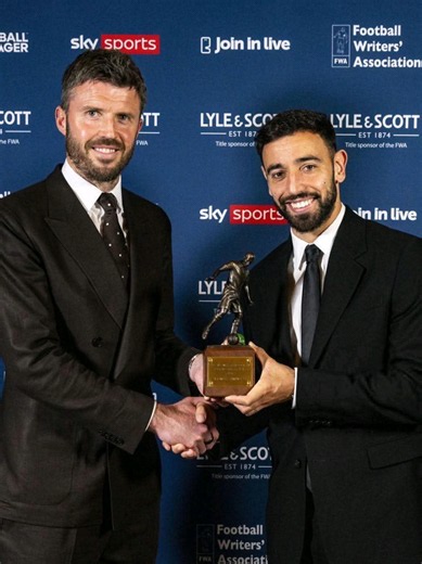 Bruno Fernandes Wins FWA Player of the Year — Photo with Michael Carrick