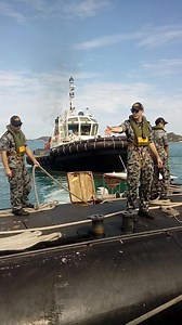 Visite à bord du HMAS Farncomb, sous-marin australien à quai à Nouméa. https://www.rrb.nc/article/a-bord-du-sous-marin-hmas-farncomb | Radio Rythme Bleu