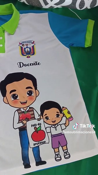 Uniformes para Maestras y Docentes Disponibles