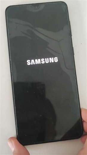 idea credits to @aphonecollectorinvietnam: Samsung Galaxy S21+ has low battery calling!