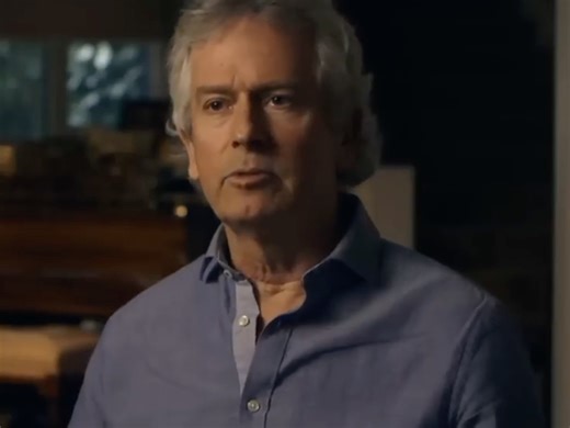 Tony Banks discusses how he and Steve Hackett complemented each other’s playing within Genesis, highlighted in tracks such as “The Musical Box” and “Los Endos”, in conversation with John Edginton, 2014. | Tony Banks