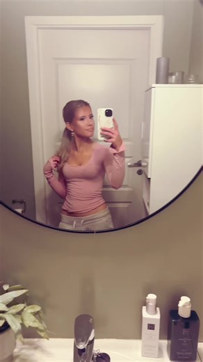 2016 Transition Video with Blonde Hair Style