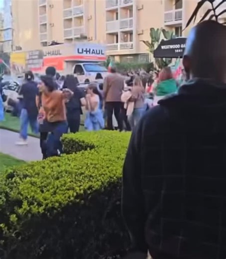 Street People of Los Angeles | BREAKING: Second video shows the U HAUL with a man on the roof driving thru the crowd at an Iranian protest. 📷 @29.0chasing_death | Instagram
