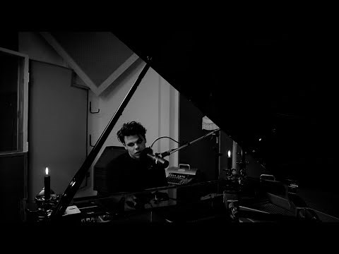 YUNGBLUD - love song (live at eastcote studios)