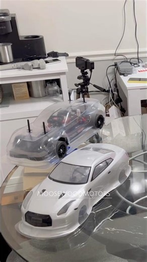 NISSAN GTR R35 & PORSCHE 911 GT3RS 992