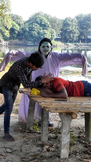 Sleeping friend vs Ghost prank, I can't stop laughing 😂New fun box #shorts