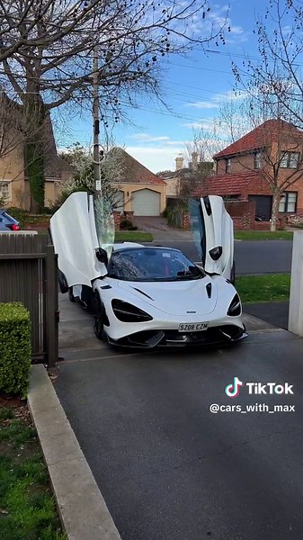 Exclusive Look at the McLaren 765LT Spyder