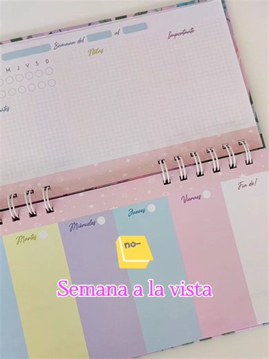 El Planner semanal se ha vuelto el compañero de muchas, una herramienta práctica, fácil y organizada para tener una semana planificada, sin perder espacio ✨. Encuéntralo en la web, tenemos muchos diseños para ti 🩷 puedes complementar con otros productos 💌. #papeleria #planeadores