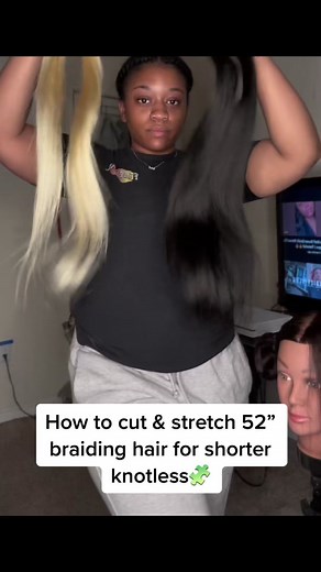 How to cut & stretch 52” braiding hair for shorter knotless🧩 🧩 Cut braiding hair in half 🧩 Place both half’s on top of each other and gently pull apart in the middle to separate 🧩 Brush ends middle of braiding hair to get tangles and knots out 🧩 Follow for more braider tips 🥰 @tjthebraider 🧩 💚💚💚 Hey everyone! I am a home based hair braider & I do Knotless Braids • Stitch Braids • Freestyle services located in📍 Germantown, MD! New Client Discounts 🫶🏽… 💖💖💖 - Knotless - Book Now! 🫶