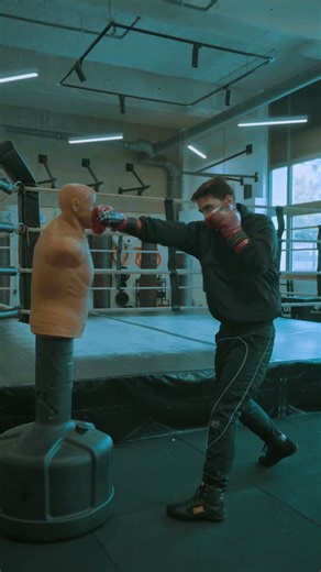 Heavy Bag Series - Round 4 of 12 ⬇️ #boxing #boxingtraining #motivation