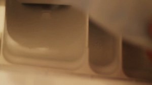 der junge Mann steckte das Pulver: Stockvideos & Filmmaterial (100 % lizenzfrei) 21246481 | Shutterstock